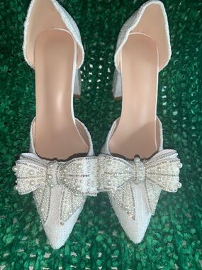Ivory Pearl Bow Pointed-Toe Women’s Heels